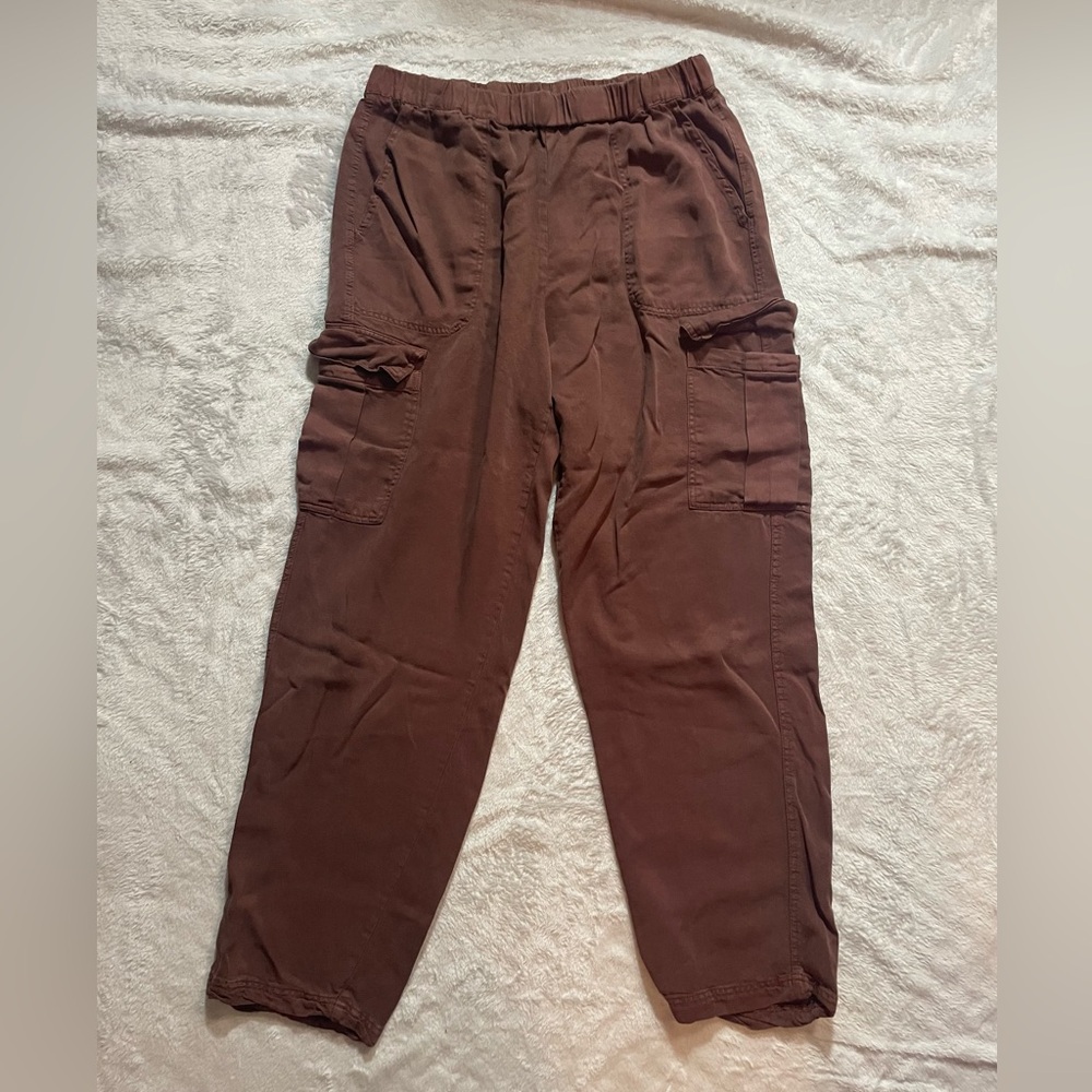 Brown Cargo Pants with Utility Pockets and Elastic Waistband